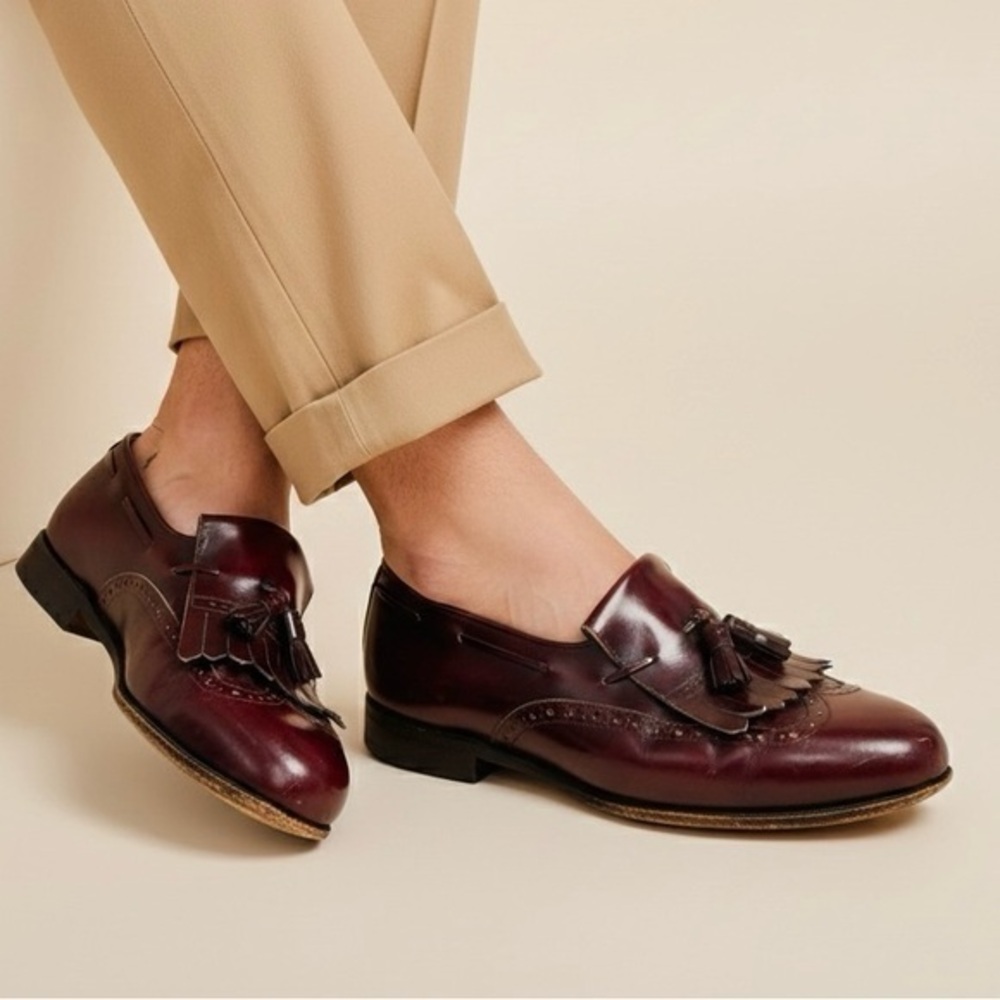 SALVATORE FERRAGAMO Vintage Lucas Burgundy Leather Kiltie Tassel Loafers 9.5‎ D